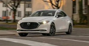 آغاز فروش مزدا ۳ بهمن موتور با افزایش قیمت/ فروردین 1405 (+جدول فروش)