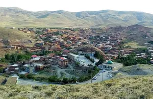 عکس دسته‌جمعی اهالی روستای «ده‌سرخ مشهد»؛ 130 سال قبل