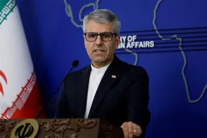 بقایی: موضوع خروج از NPT در مجلس در حال بررسی است