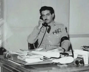 سقوطِ معمارِ ساواک؛ چرا تیمور بختیار از نمادِ قدرت به مخالفِ دربار تبدیل شد؟