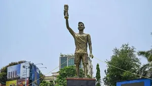 مجسمه مسی در هند به دلیل ناایمنی پایین آورده می‌شود