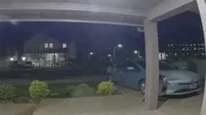 پرواز باورنکردنی یک خودرو به داخل خانه در ایالت اورگن