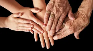 آغاز آزمایش معکوس‌ کردن پیری سلولی روی انسان‌ها