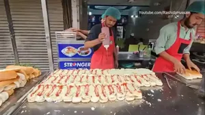 پخت برگر خیابانی با تخم مرغ در کراچی پاکستان
