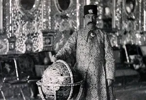 عکس یادگاری ناصرالدین شاه و درباریان در جاده چالوس