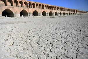 وضعیت دردناک رودخانه‌ها و دریاچه‌های بزرگ ایران در مرور زمان (فیلم)