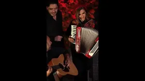 نوازندگی و شعرخوانی شبنم قلی خانی در 48 سالگی