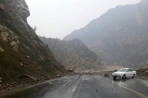 این جاده به دلیل ریزش کوه مسدود شد