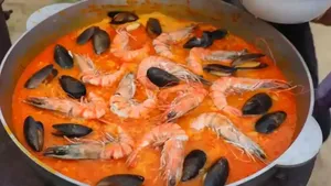 غذای روستایی در آذربایجان با میگوی ببری و صدف