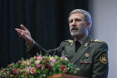 فرمانده کل ارتش: در برابر دشمن با تمام قوا از ایران عزیزمان دفاع خواهیم کرد