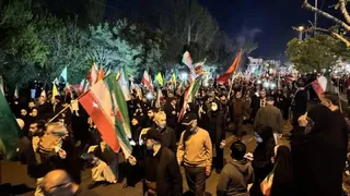 تصاویری از حضور مردم در میدان ولیعصر تهران