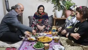 غذای روستایی در ایران؛ پخت پلو مخلوط به روش سنتی و در هوای برفی