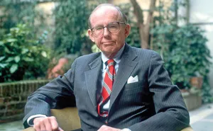 هانتینگتون در گور لبخند می‌زند