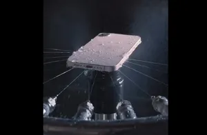 فیلمی که اپل منتشر کرد: در آزمایشگاه ما کیفیت آیفون اینگونه بررسی می شود