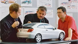 داستان تصویری طراحی مرسدس بنز کلاس C مدل W203 در دهه ۹۰