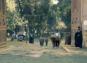 عبور کاروان از «دروازه قرآن شیراز» در دوران قاجار(عکس)