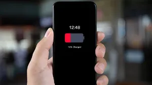 راز دیر رسیدن پیام‌ها و نوتیفیکیشن‌ها / نباید حالت ذخیره باتری گوشی را روشن بگذاریم؟