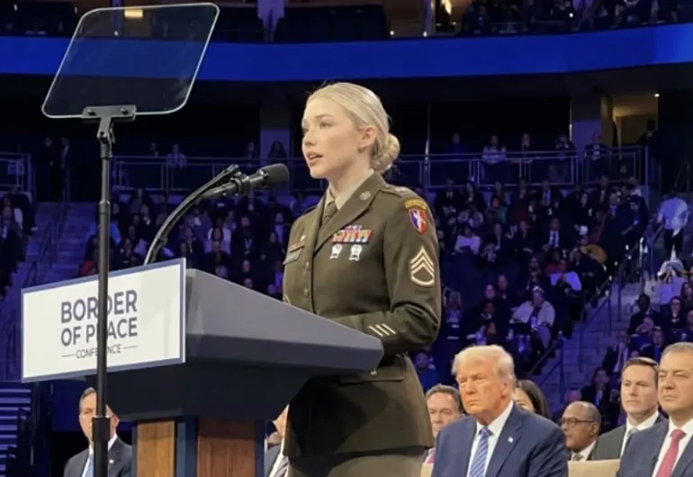 فریب کاربران شبکه اجتماعی با سرباز زن آمریکایی جعلی (+عکس)