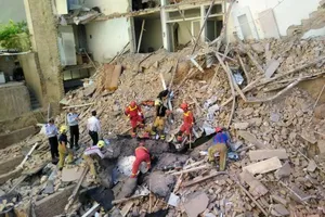 زیر آوار چگونه جان خود را حفظ کنیم؟