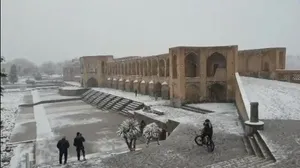 بارش برف در اصفهان؛ نصف جهان سفیدپوش شد (فیلم)