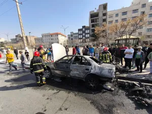 راننده حواس پرت کار دست خودش داد/ انفجار خودرو پژو در اسلامشهر تهران (+عکس)