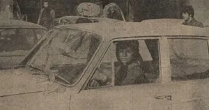عکس اولین زنی که در تهران راننده تاکسی شد!