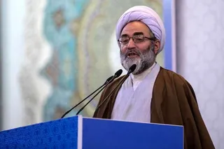 امام جمعه رشت: دیگر بی حجاب  ها را تحمل نمی کنیم و دمار از روزگارشان در می آوریم!